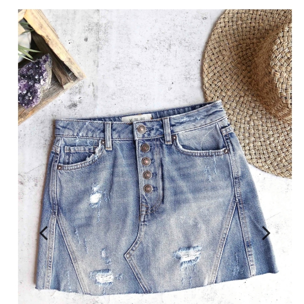 Free People Distressed Cut Off Mini Skirt Size 31 - Picture 1 of 11